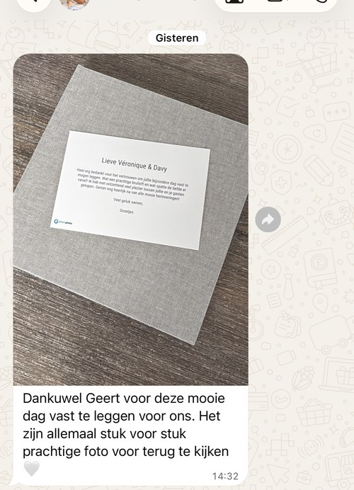Klant deelt foto van trouwalbum via WhatsApp